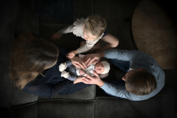 photo of pregnant women to illustrate pregnancy photography portfolio