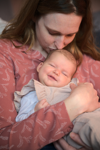 newbornfotograaf babyfotograaf Utrecht: foto moeder en dochter